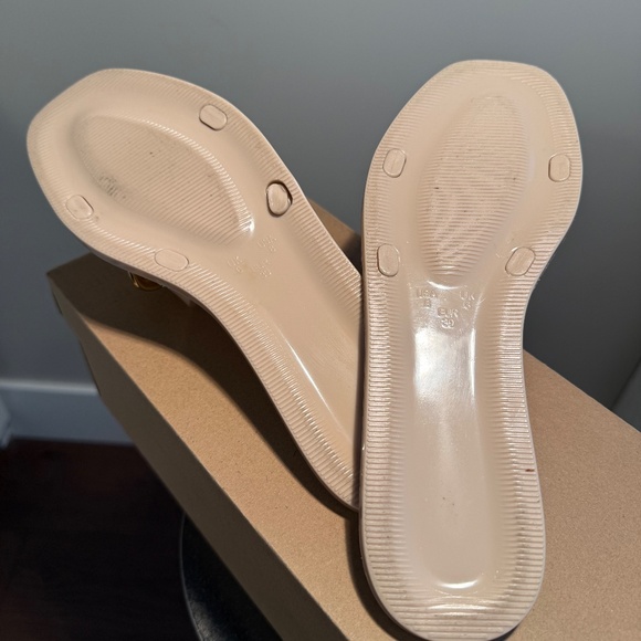 Steve Madden DRIPS Chain Slide Sandals — Bright Nude/Gold — Size 9 - Picture 4 of 6